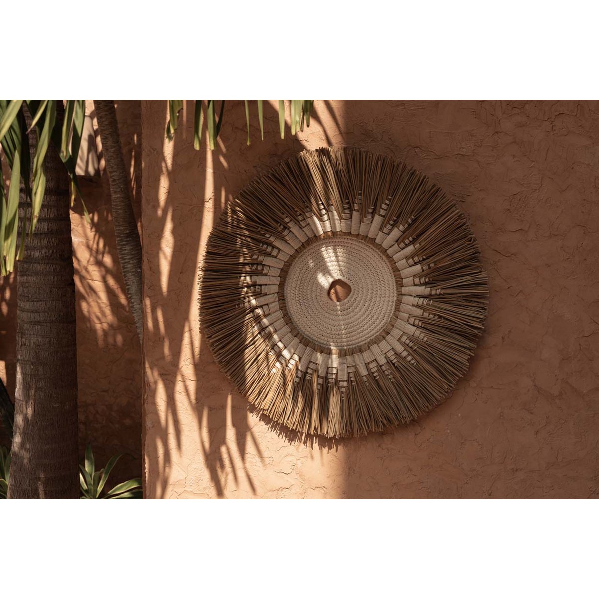 Raffia macramé wall circle 60 cm - beige and white