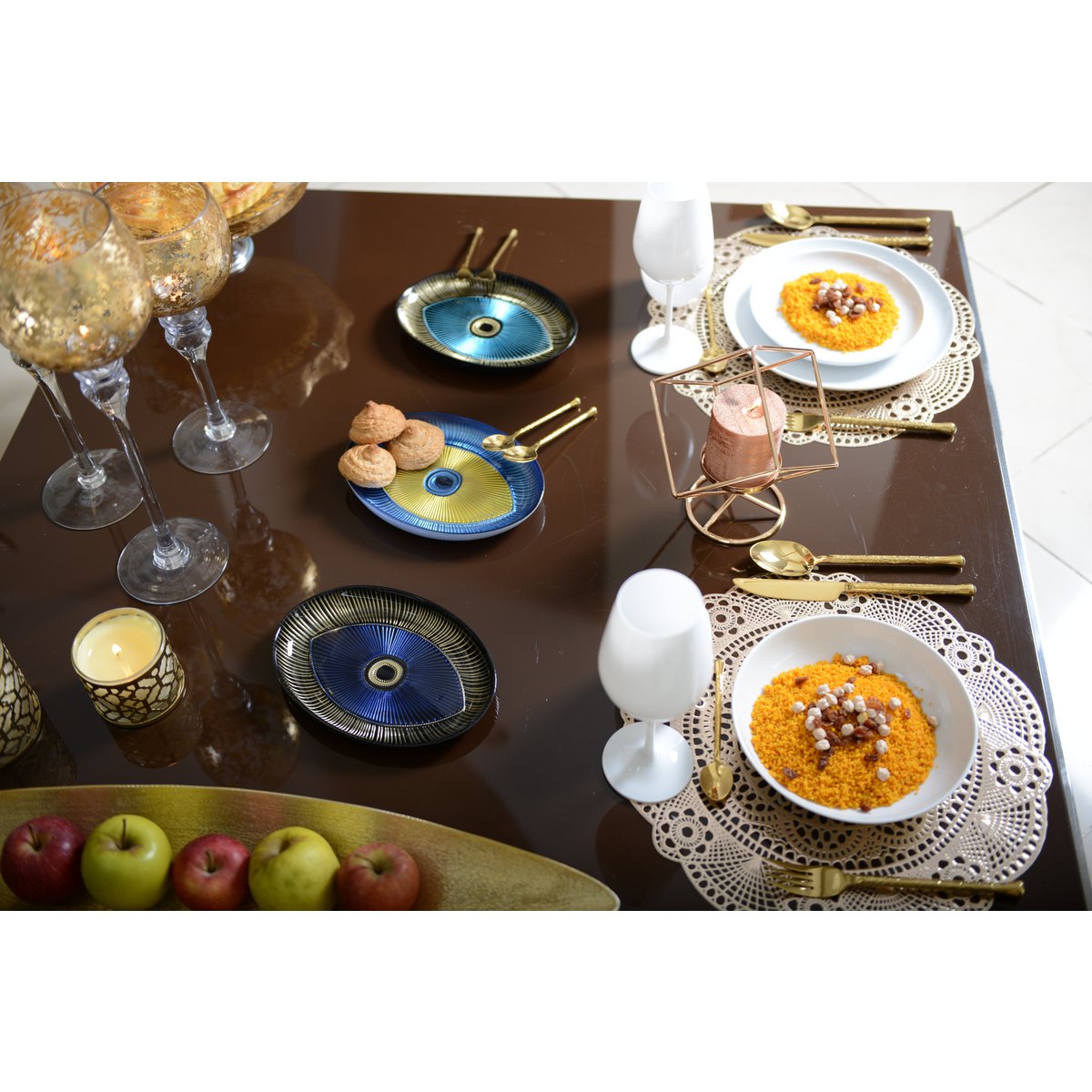 Glass oval cup with gold detail, 22×15.5 cm