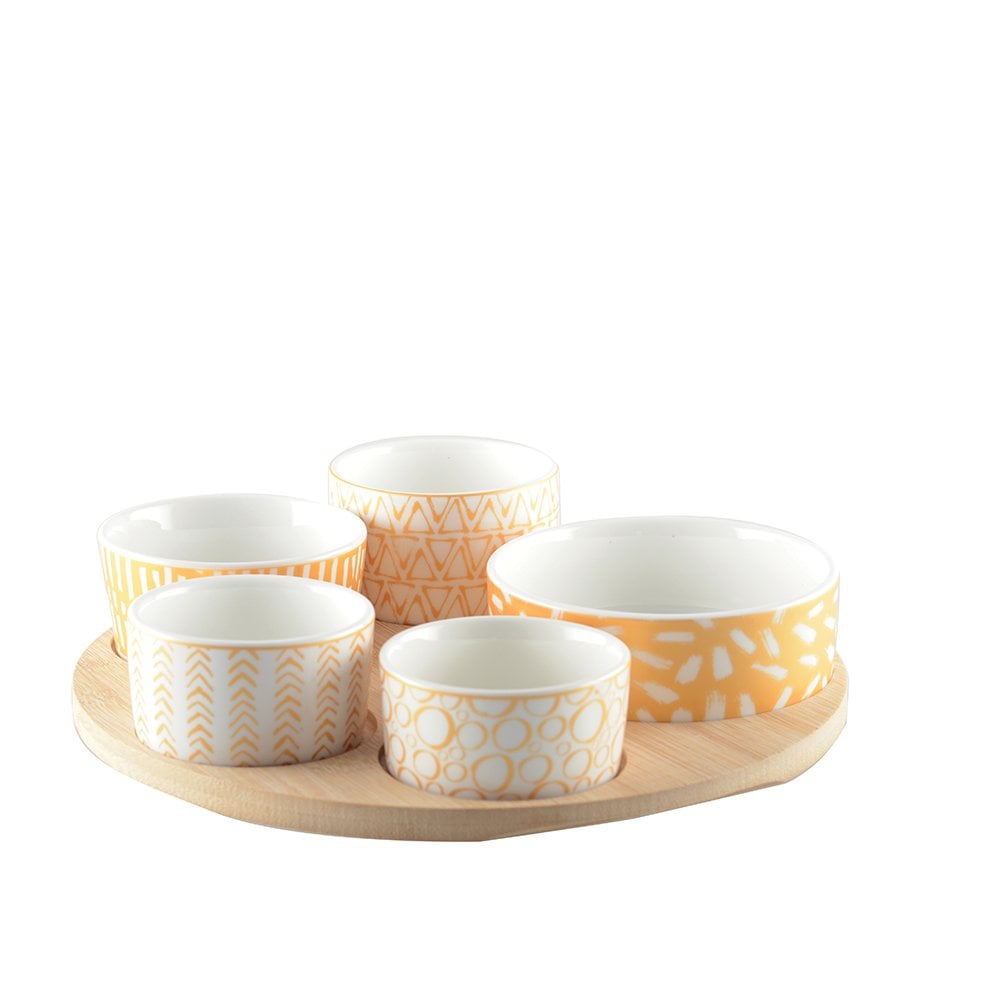 5-piece aperitif set on round wooden tray