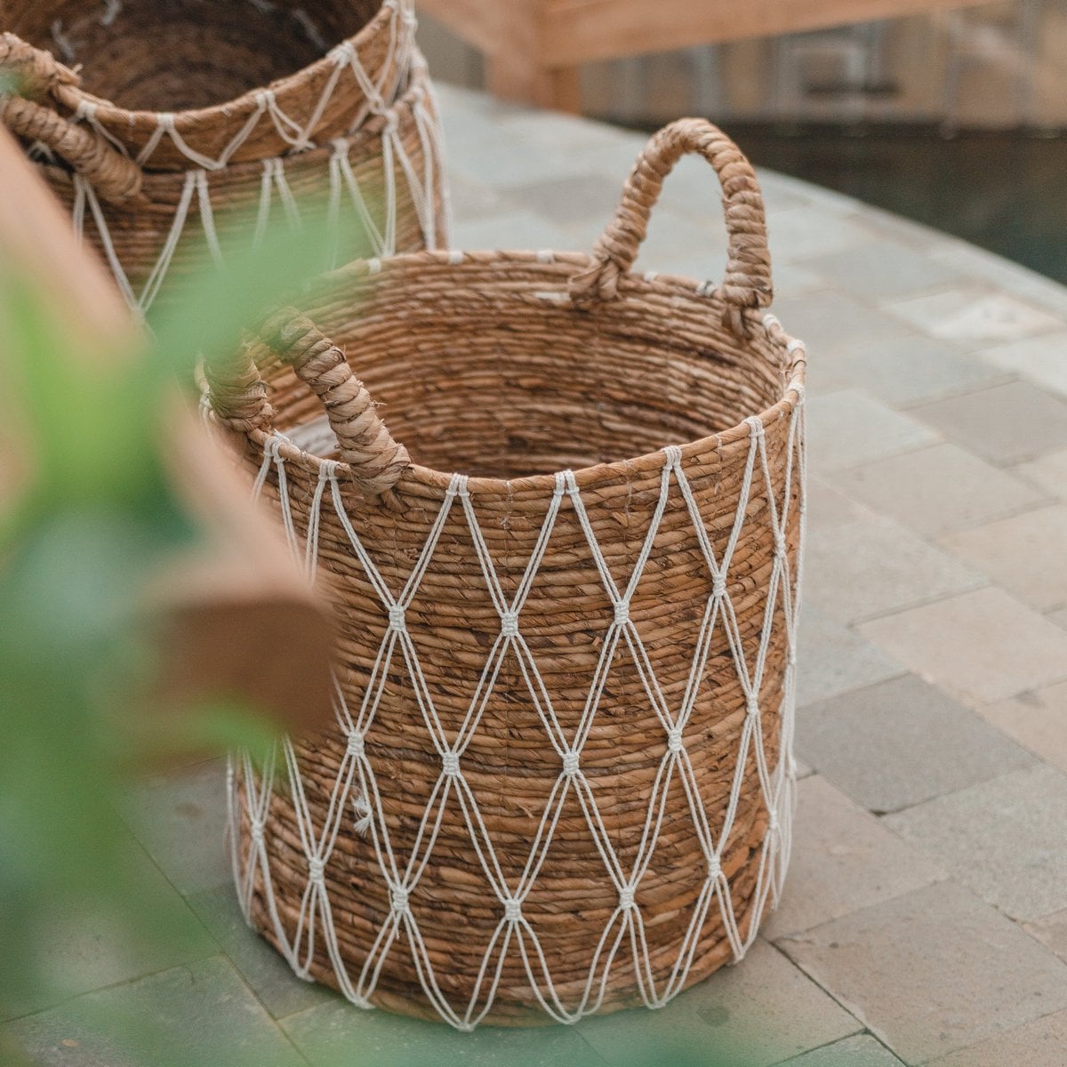 Woven laundry basket Gariau L – 44 × 40 cm, white & beige