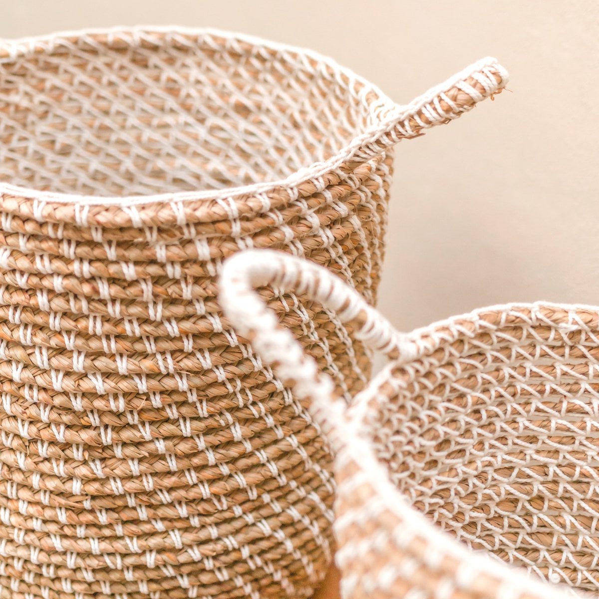 Vasketøjskurv, rund, i jute og bomuld, M – 30 × 34 cm
