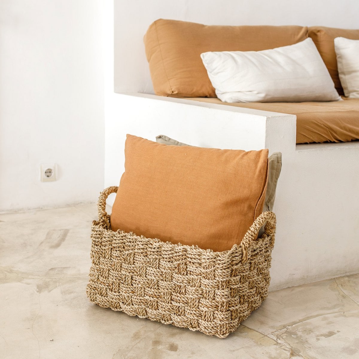 Rectangular seagrass shelf basket 40×30 cm - beige, M