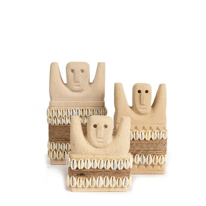 Sandstensskulptur, løftet hånd - 14 cm