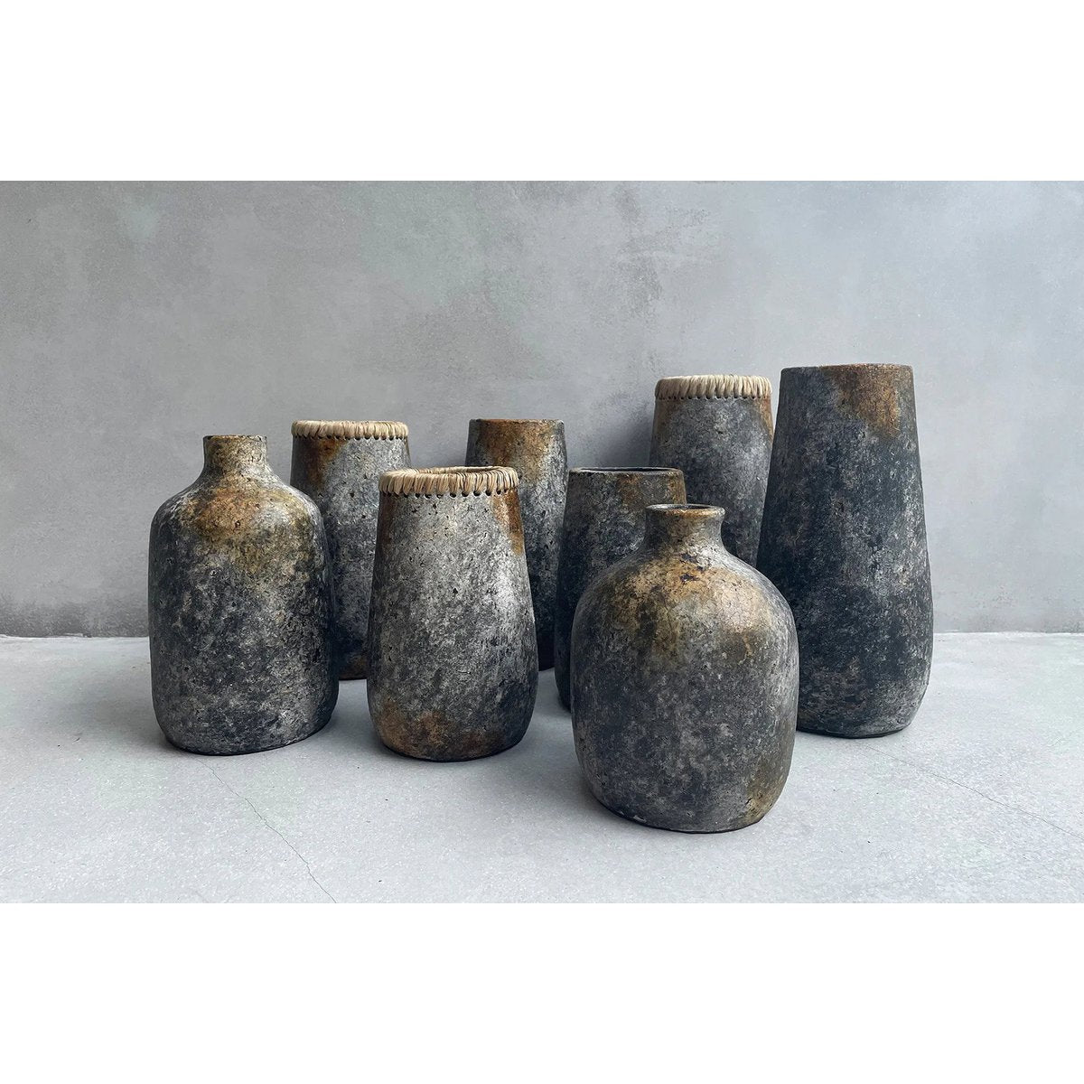 Tapered terracotta vase small – antique grey