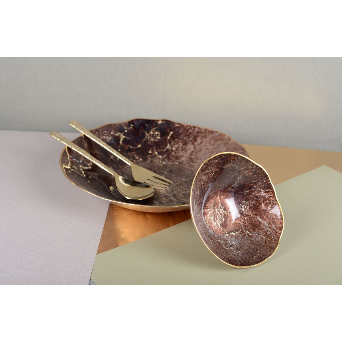 Glass serving bowl with gold rim 40 cm - handcrafted in Turkey