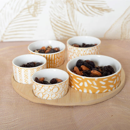 5-piece aperitif set on round wooden tray