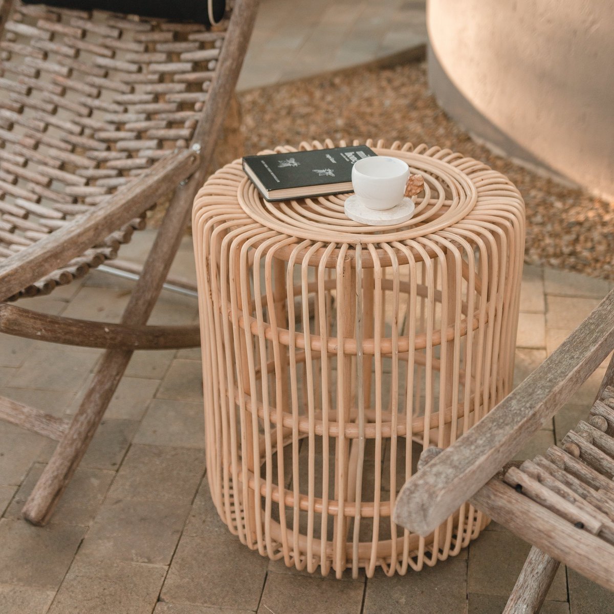 Runder Rattan-Beistelltisch Ø50 cm × 55 cm hoch – Alamaya