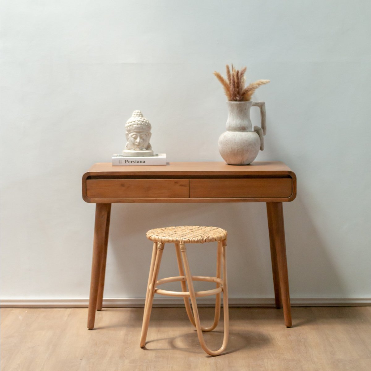 Rattan skammel KOLAKA natur Ø35 cm - flettet sæde med tre ben