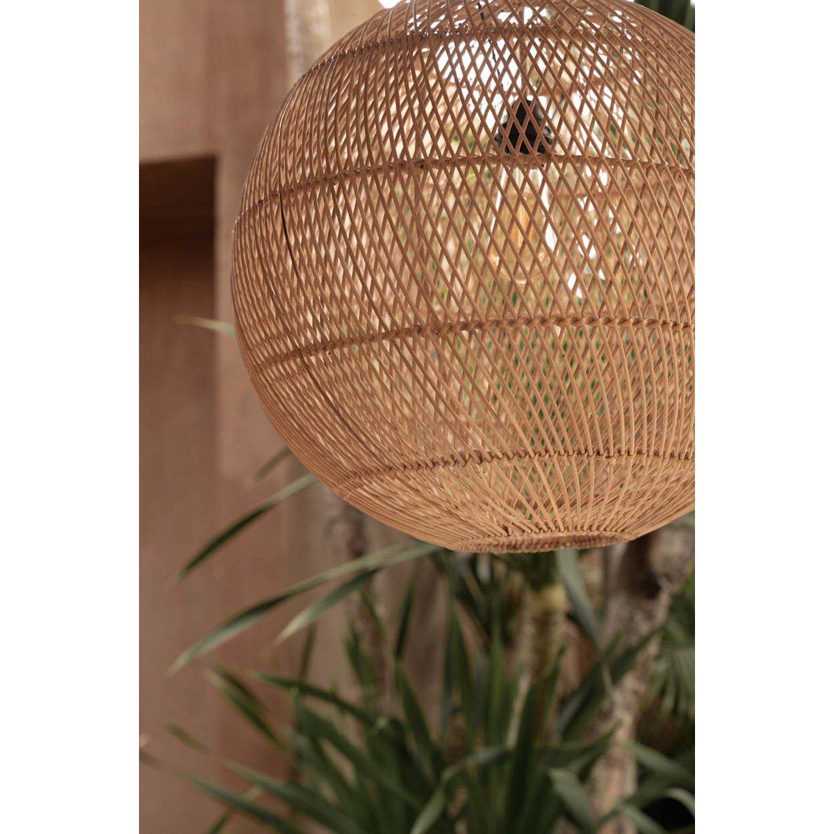 Håndvævet pendellampe i rattan, kugleformet, 30 cm - natur, lille