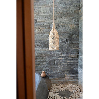 Høj pendel i rattan, 30 × 70 cm – flaskesilhuet