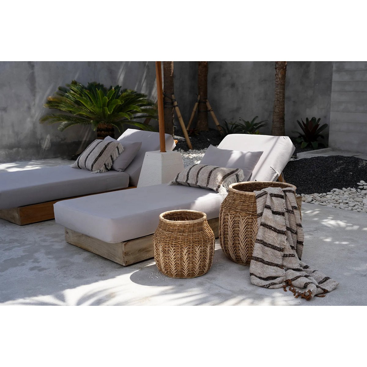 Rattan and banana leaf basket - natural, medium