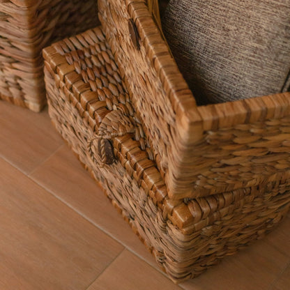 Water hyacinth trunk basket with lid KELANA L – 55×34×50 cm