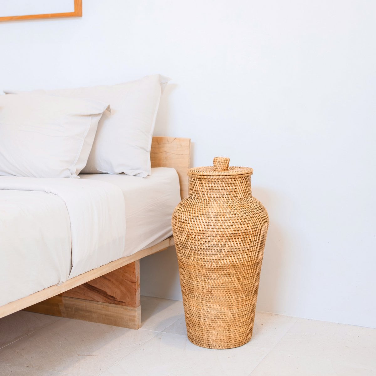 Høj flettet rattan gulvvase KIDUNG Ø 30 cm – brun