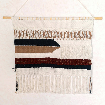 Cotton macrame wall hanging 120 × 95 cm – wood & cord