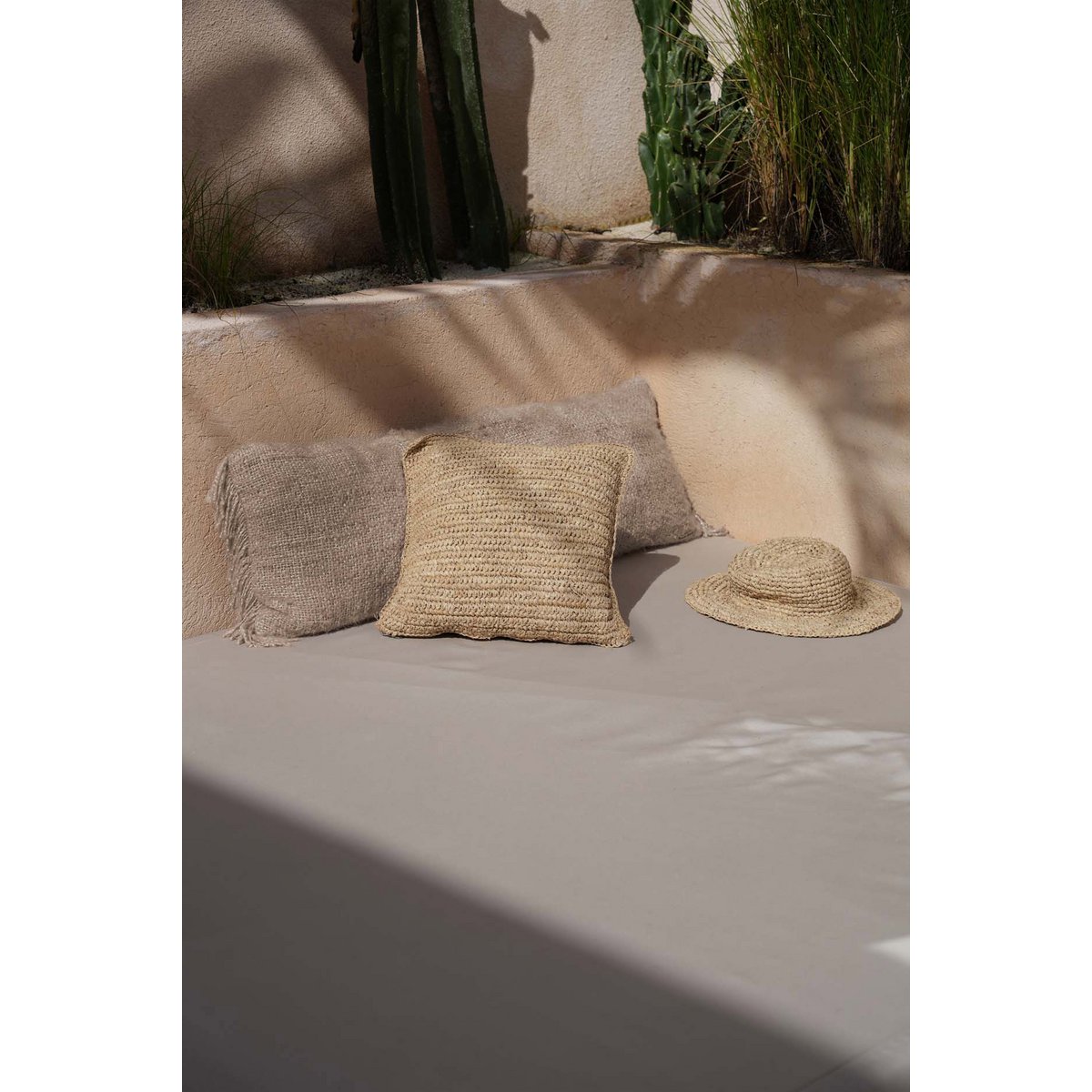 Raffia cushion cover 40×40 cm - natural, handcrafted in Indonesia