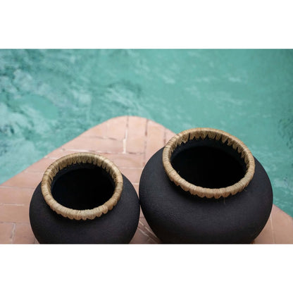 Terracotta vase with raffia, tall - 27 cm
