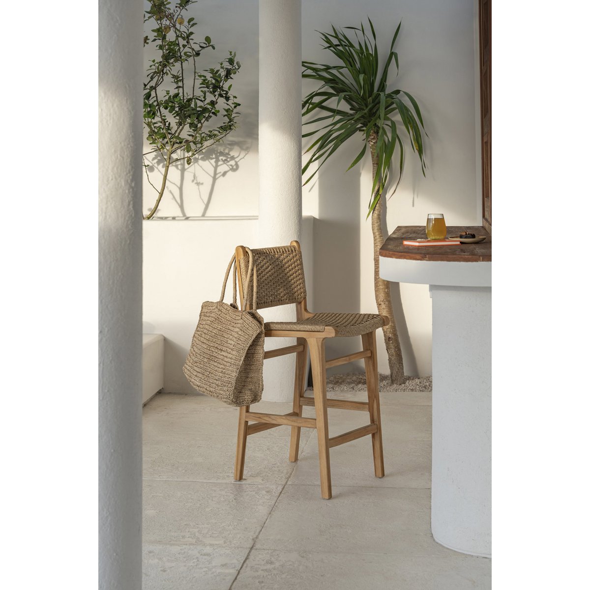 Meno barstol i teak med fletsæde - Beige