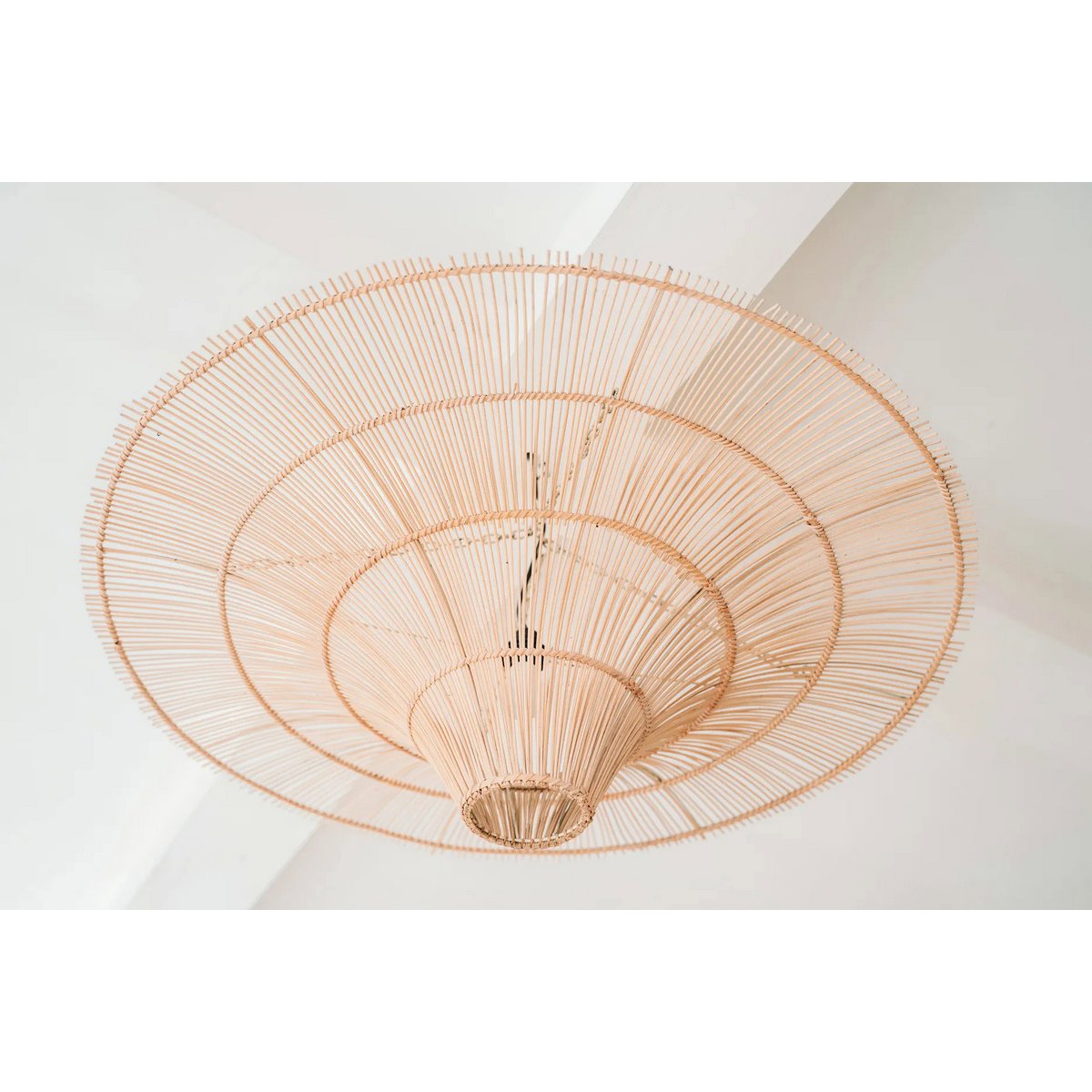 Rattan-Pendelleuchte, breiter Kuppelschirm – XL, 110 cm