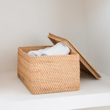 Handwoven rattan shelf basket with lid GRAHA M – 37 × 27 × 20 cm