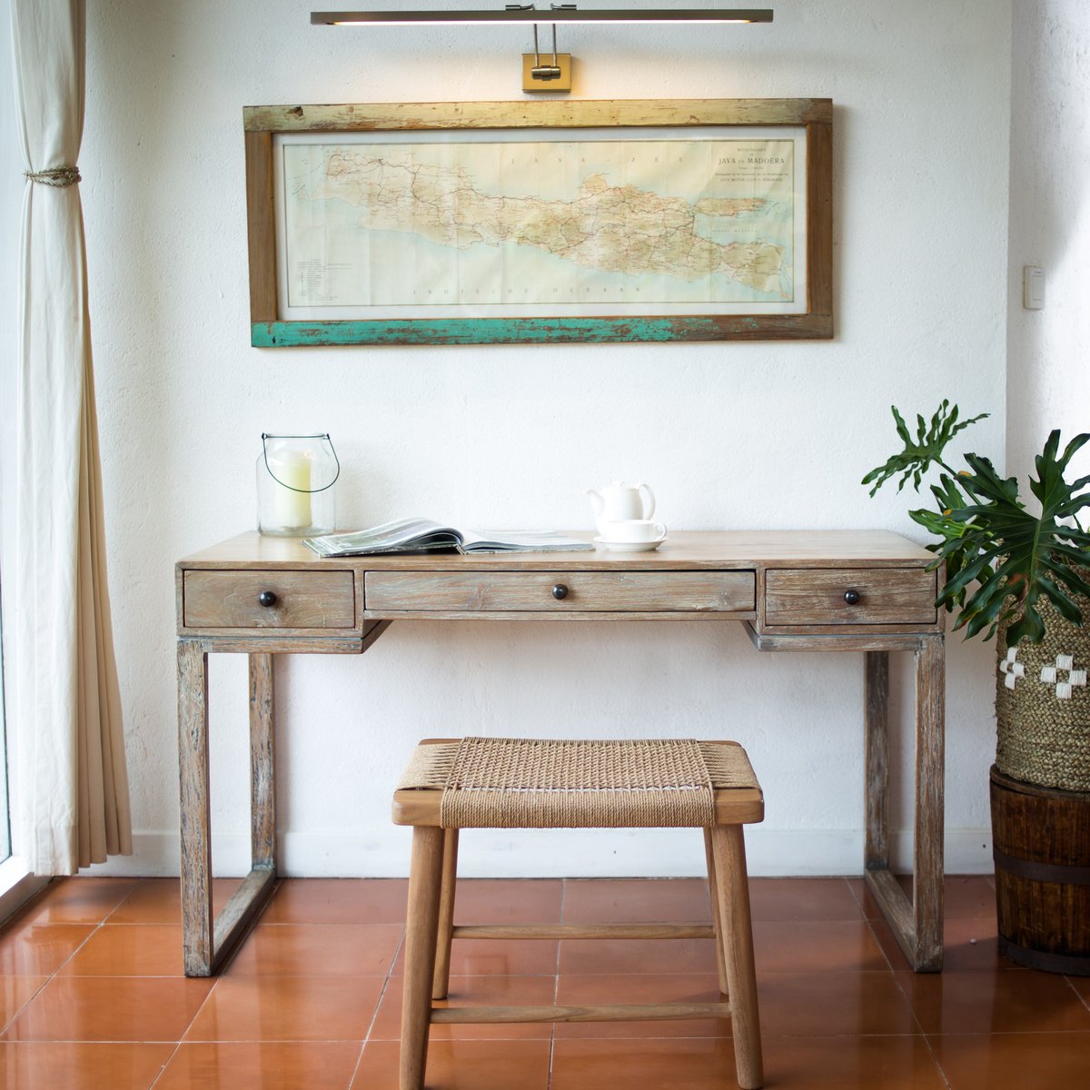 Trembesi wood stool SUNDA with woven recycled-paper seat