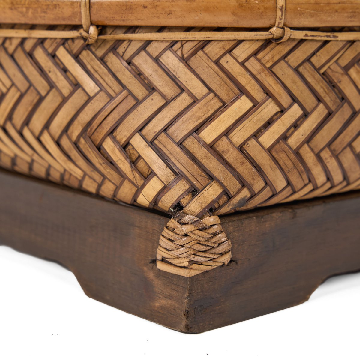 Bamboo storage box with shell detail - round