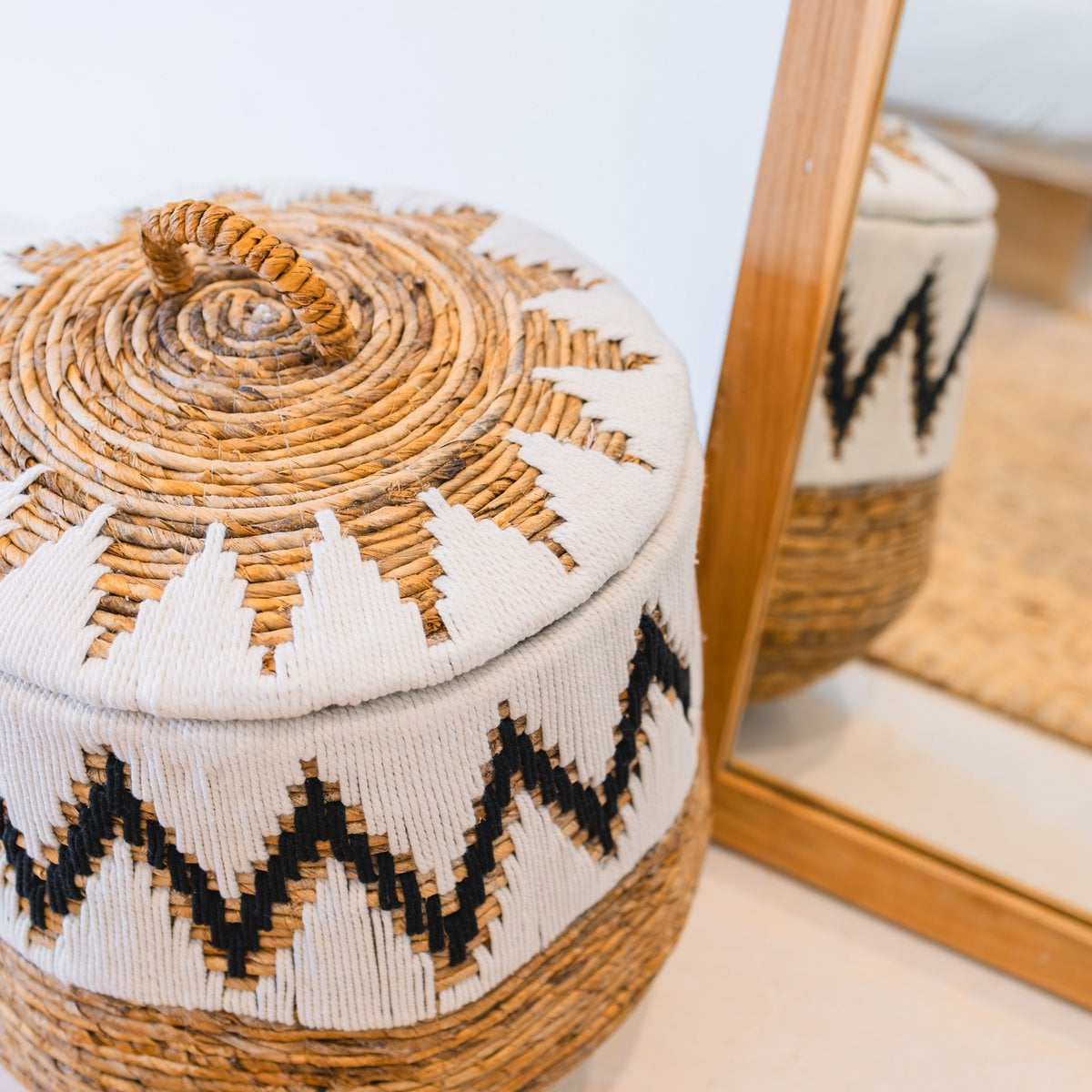 Lidded jute laundry basket L – Ø43 × 45 cm