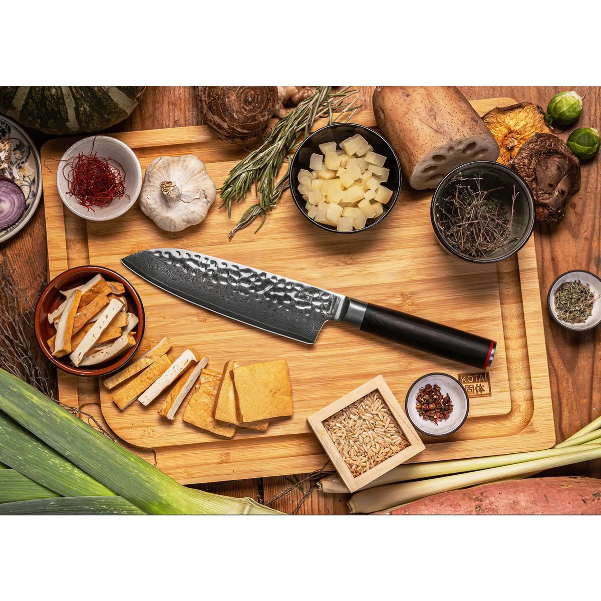 Damascus stainless steel santoku knife - 180 mm blade