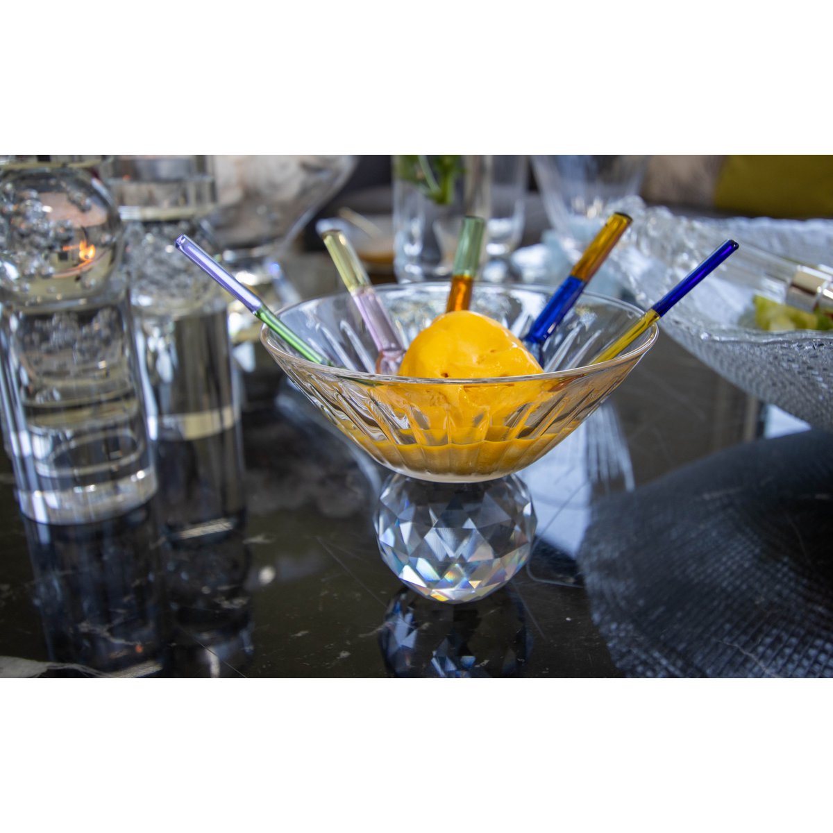 Glass dessert bowls with diamond foot, set of 4