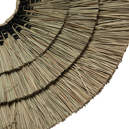 Woven grass wall circle – natural and black