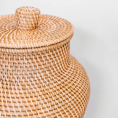 Høj flettet rattan gulvvase KIDUNG Ø 30 cm – brun