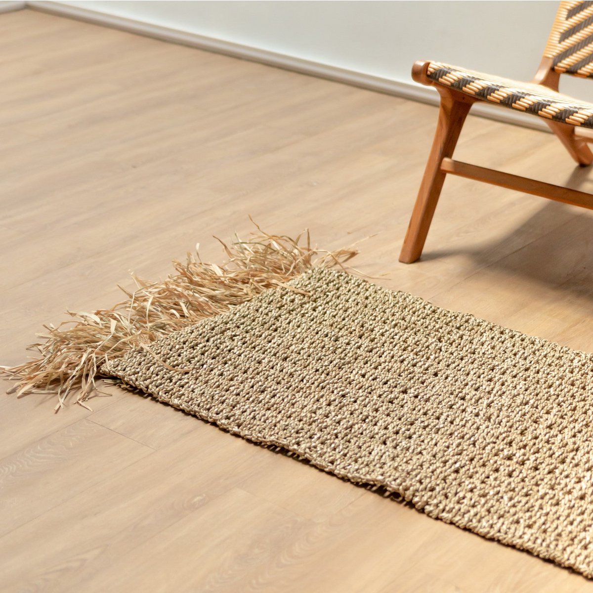 Seagrass & raffia rug 120×60 cm – striped, handwoven in Indonesia