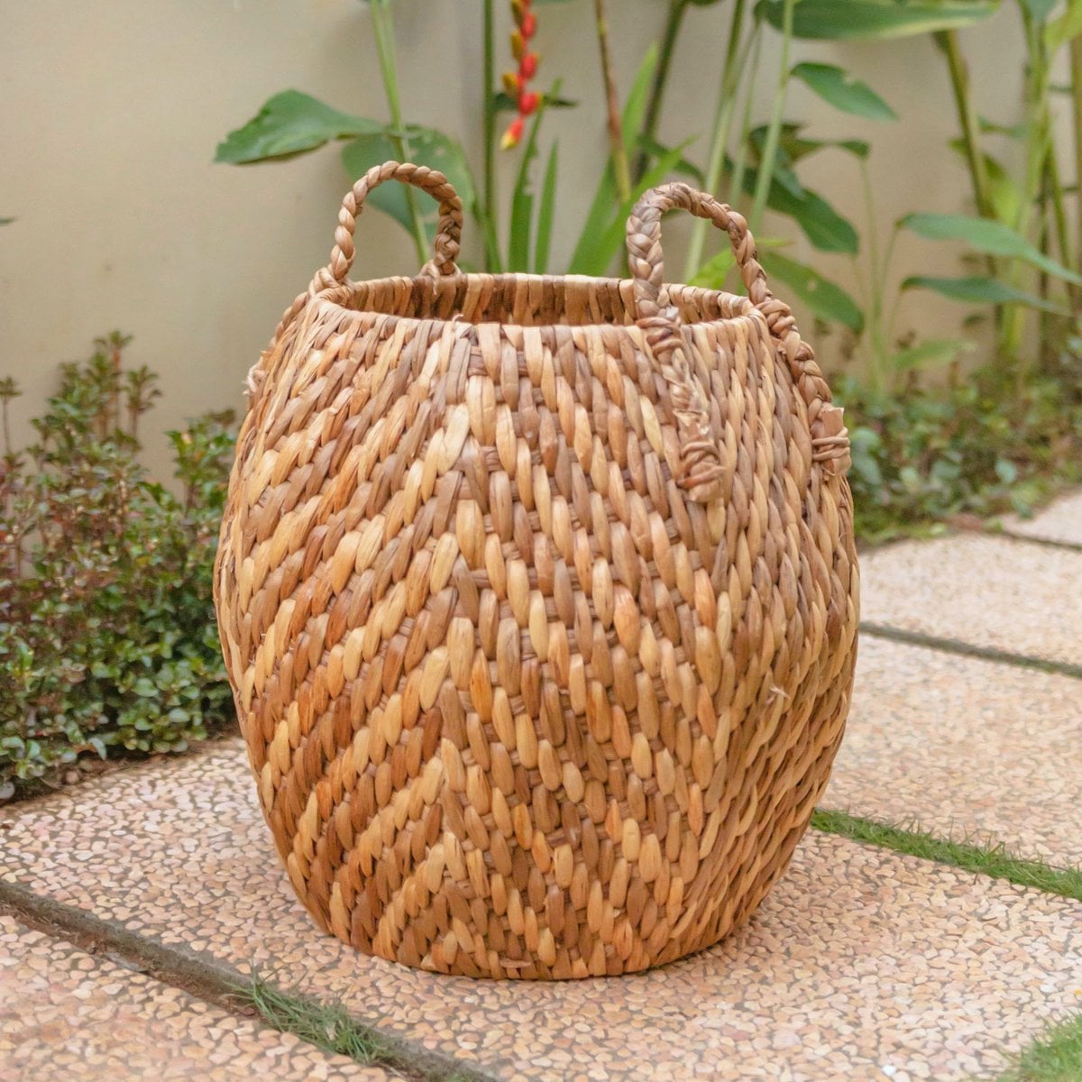 Rund vandhyacintkurv, beige og brun zig-zag – Wayag
