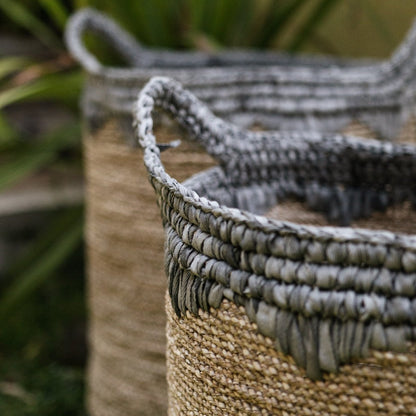 Seagrass vasketøjskurv NIAS M – 35 × 40 cm, beige & blå