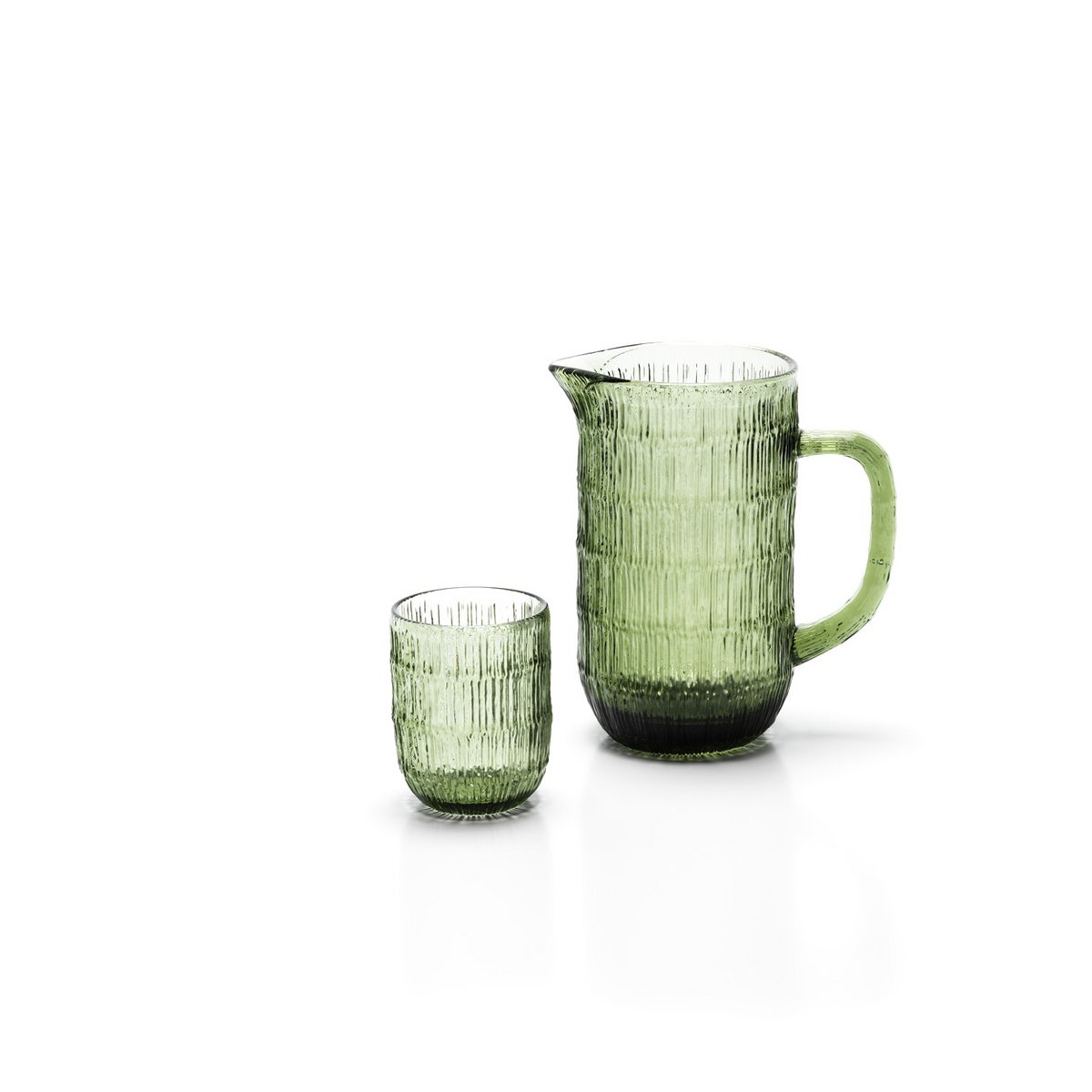 Green glass pitcher 20.5 cm tall - 1.7 kg
