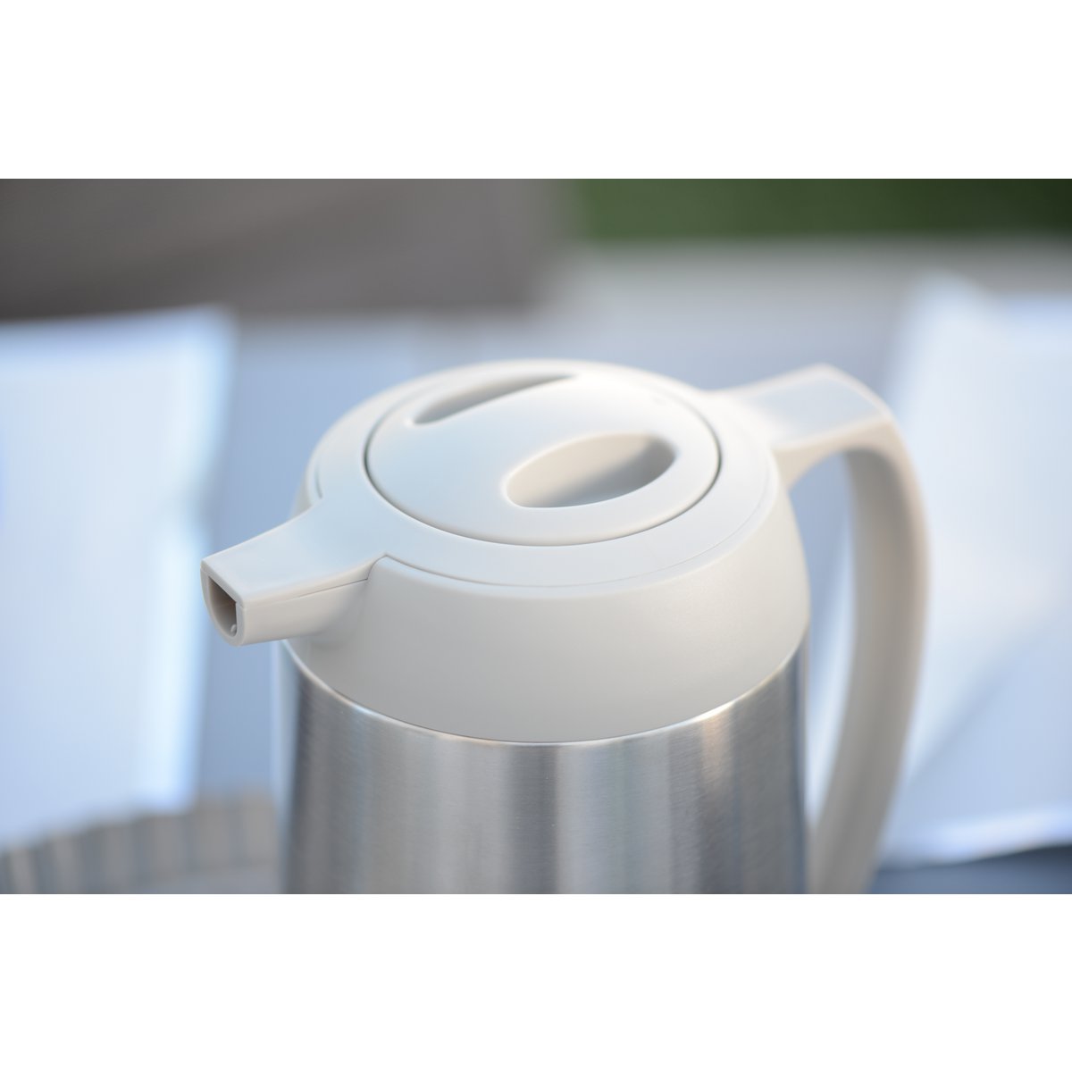 Stainless steel & plastic coffee server 1 L - rounded interior