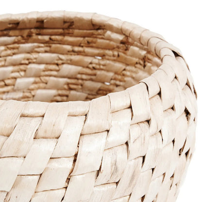 Palm leaf basket with diagonal weave - round