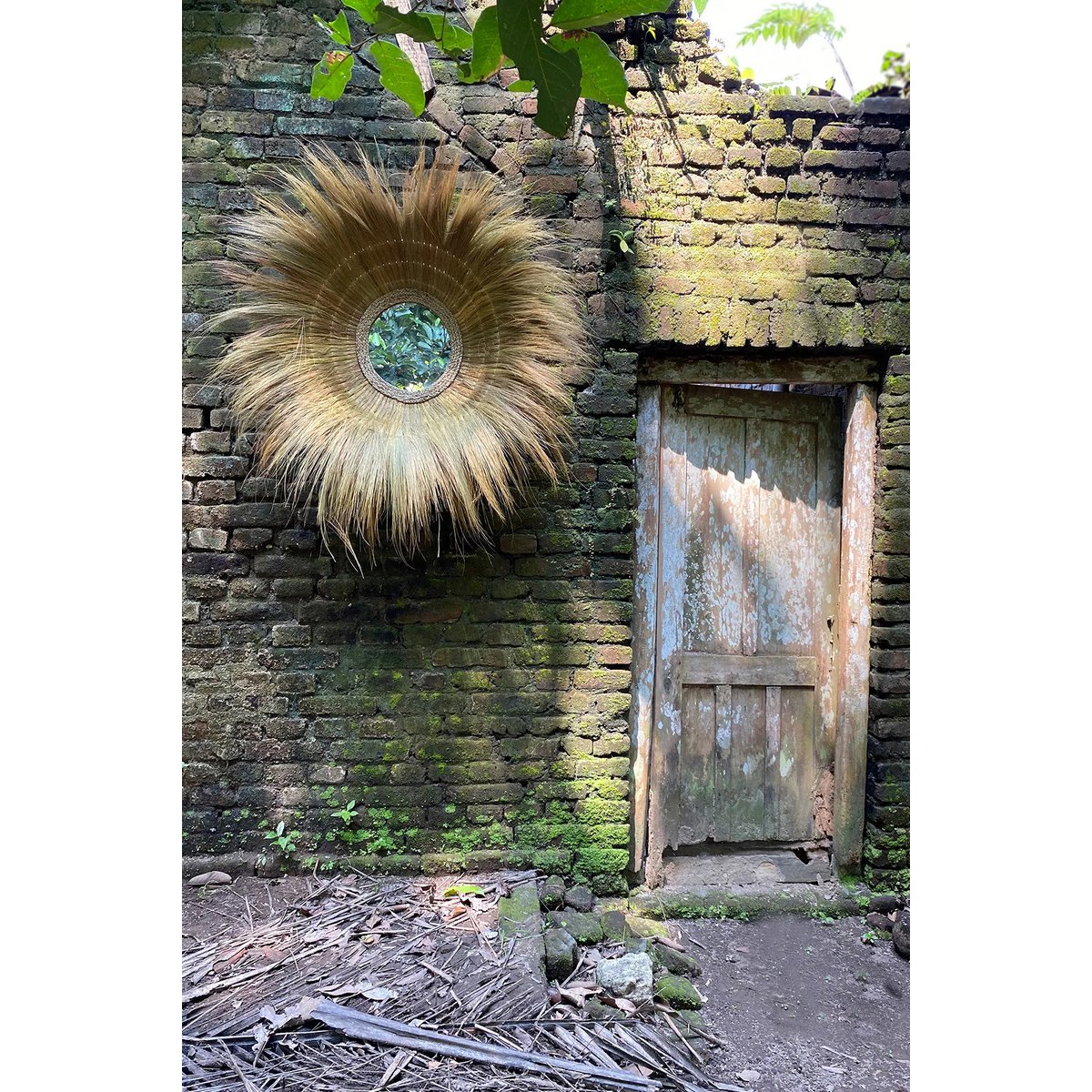 Glass mirror, grass frame, round, 90 cm - natural