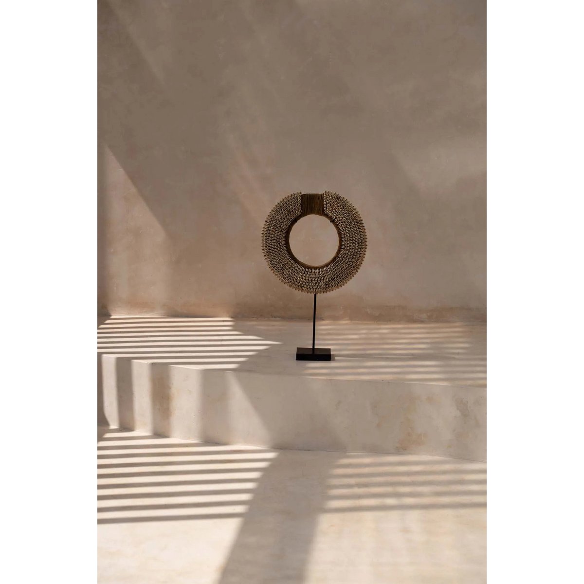 Shell standing decoration 40 × 48 cm – natural