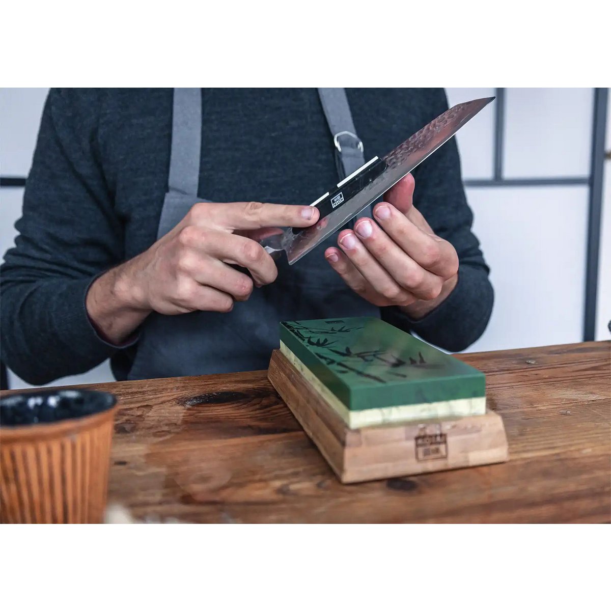 Whetstone 180/800 grit with bamboo base and angle guide