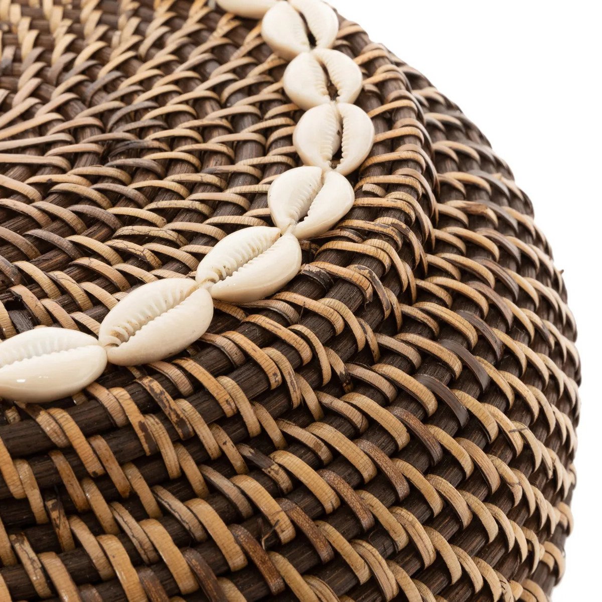 Colonial peek-a-boo basket, rattan - M