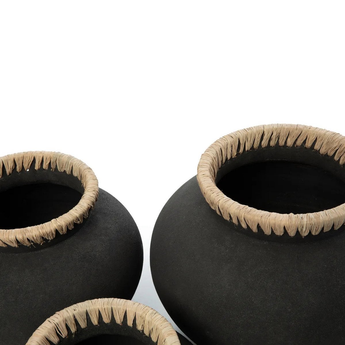 Terracotta vase with raffia, tall - 27 cm