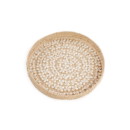Vævet græsvægbakke med kauriskaller, naturfarvet, 42 cm
