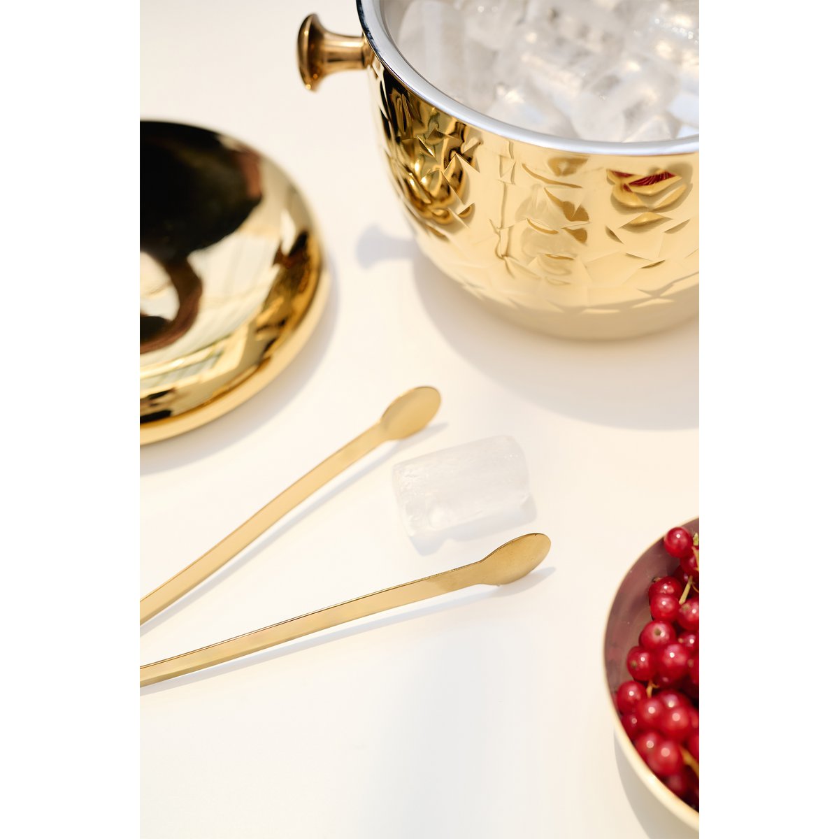 Goldfarbener Edelstahl-Eiskübel Rico, 21 cm – mit Sieb und Zange