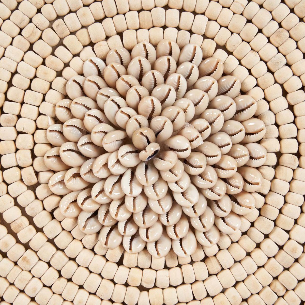 Stående skaldekoration 30 × 40 cm – blomstret, beige og hvid