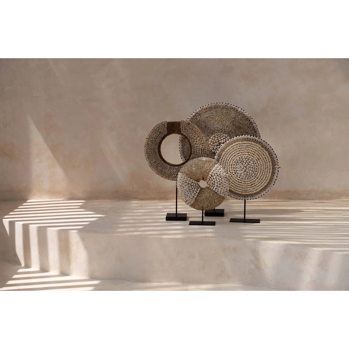 Shell standing decoration 40 × 48 cm – natural