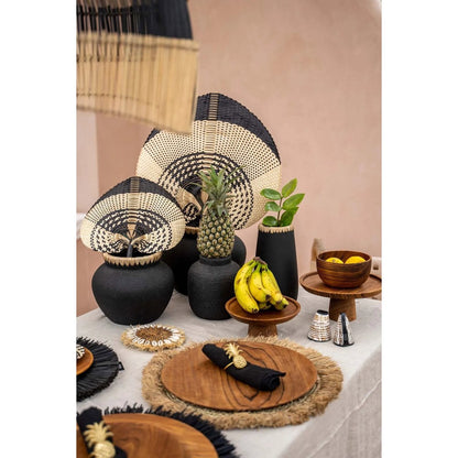 Terracotta vase med raffia, mellem - 23 cm