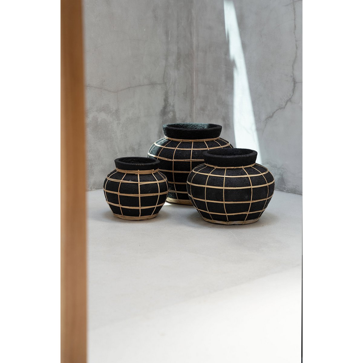 Terracotta belly vase black natural 33 × 27 cm – large, Indonesia