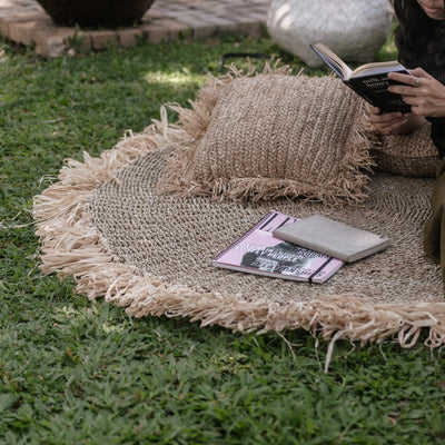 Round seagrass rug with raffia fringe Ø100 cm – Dasa