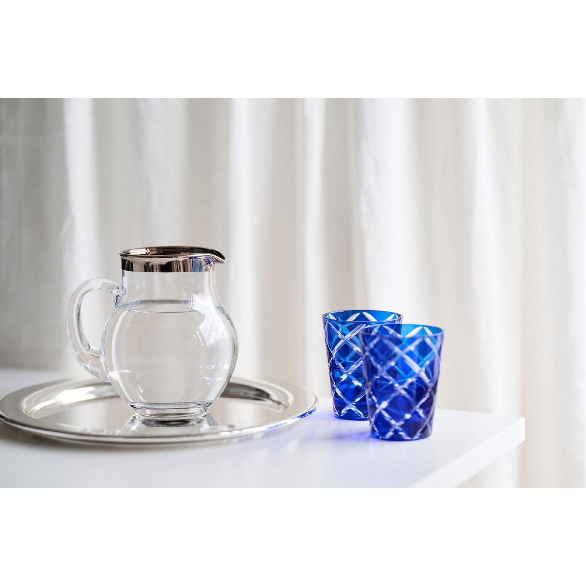 Crystal jug Olivia 1.0 L - platinum rim, hand-blown