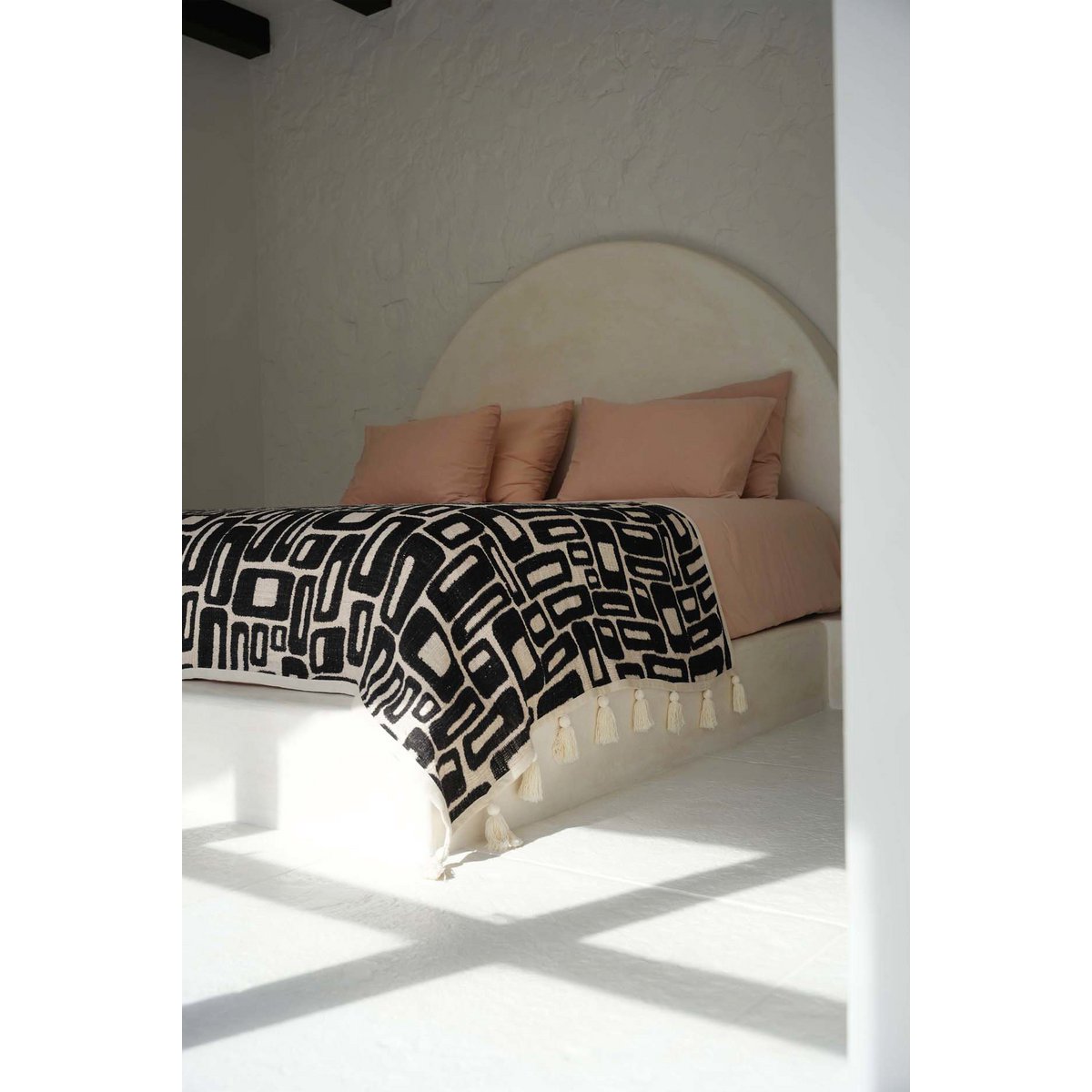 Cotton bed throw, 240×128 cm - Aztec natural black